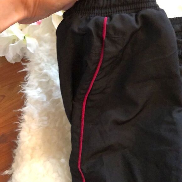 Nike Nylon Wide leg Capri with pink detail size M - Picture 3 of 8